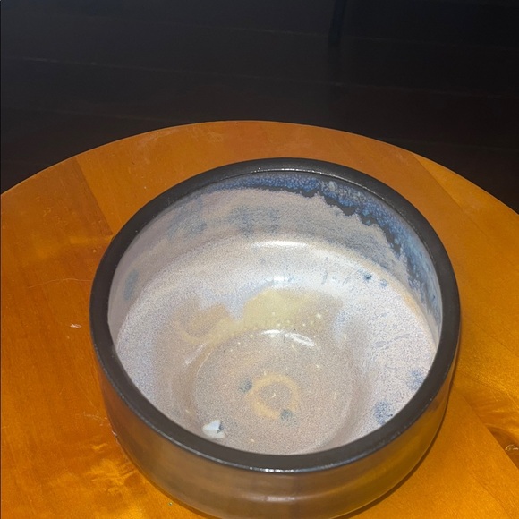 Elegant Black and Blue Ceramic Bowl - Picture 2 of 4